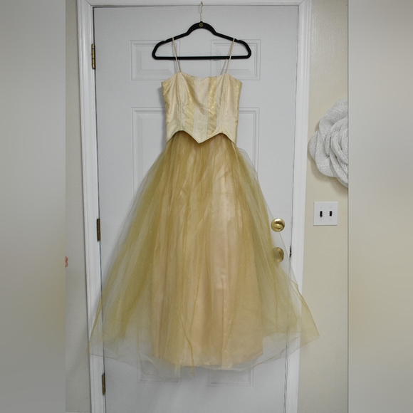 Gunne Sax Dresses & Skirts - GUNNE SAX Vintage Gold Corsette Dress Size 5/6